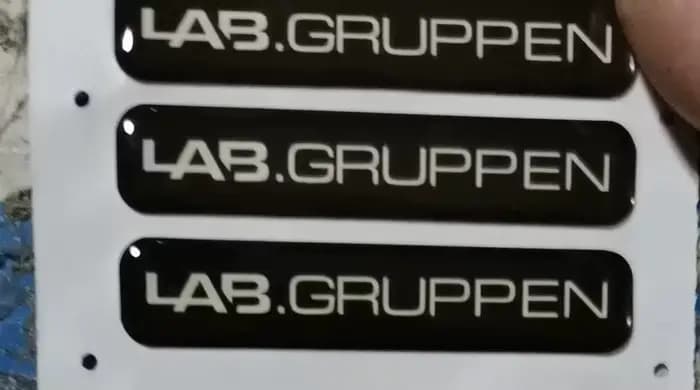 Logo de LAB GRUPPEN, SÉRIE YEN + LOGO DE LA SÉRIE YEN
