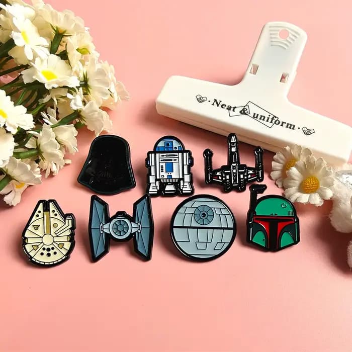 Ensemble de broches Star Wars - Stormtrooper R2-D2 Death Star Millennium Falcon Darth Vader Anime Dessin animé Accessoires de vêtements