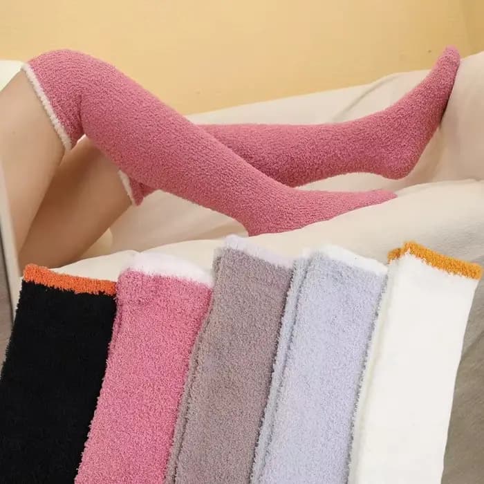 Chaussettes hautes au-dessus du genou pour femmes, en molleton de corail chaud, en peluche, pour dormir à la maison, longues, Jk, solides, douces, cuisses hautes, amusantes, hiver