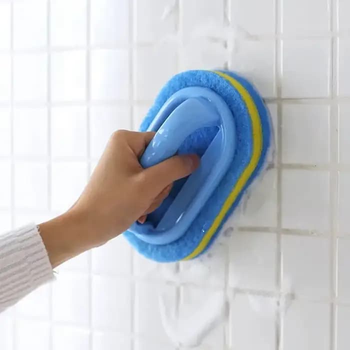 Brosse de nettoyage avec poignée