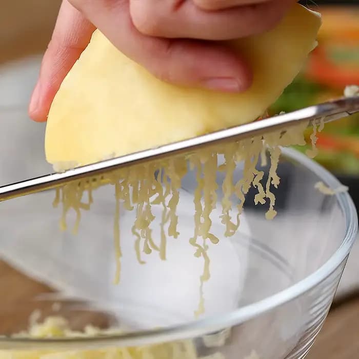 Râpe à fromage polyvalente en acier inoxydable, outil tranchant pour légumes et fruits, raboteuse à fromage, couteau à fromage, accessoires de cuisine GH540
