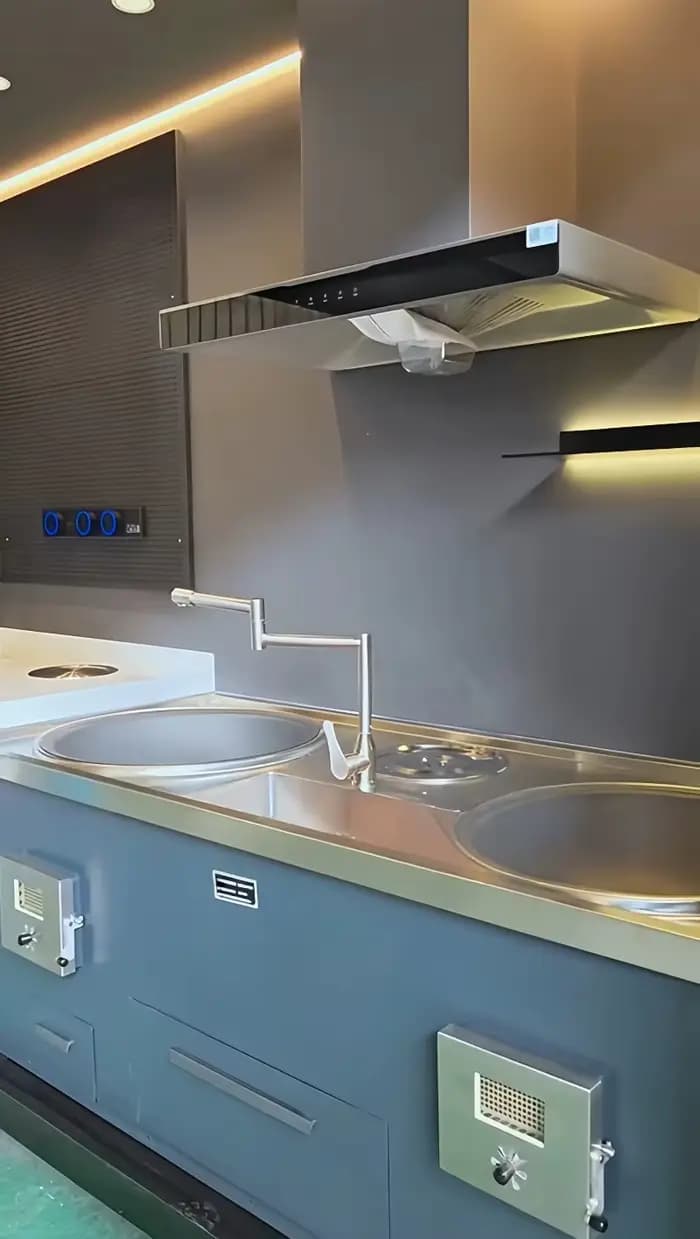 Cuisine extérieure personnalisable et durable avec barbecue et réfrigérateur pour le camping et l'usage quotidien en extérieur