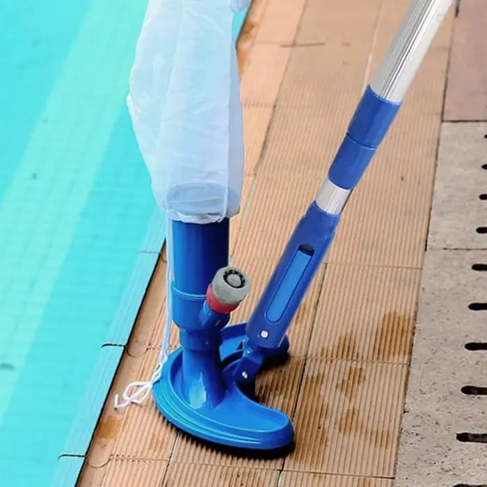 Aspirateur de piscine aste