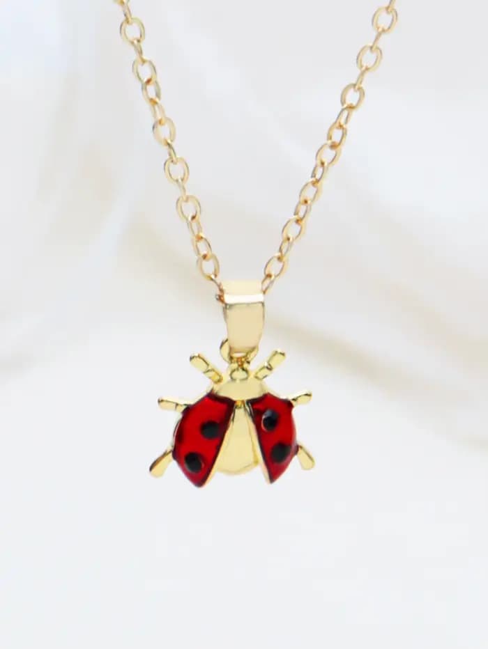Collier pendentif coccinelle Vintage élégant, breloque en cuivre pour femmes, accessoire de bijoux polyvalent pour un usage quotidien et une fête