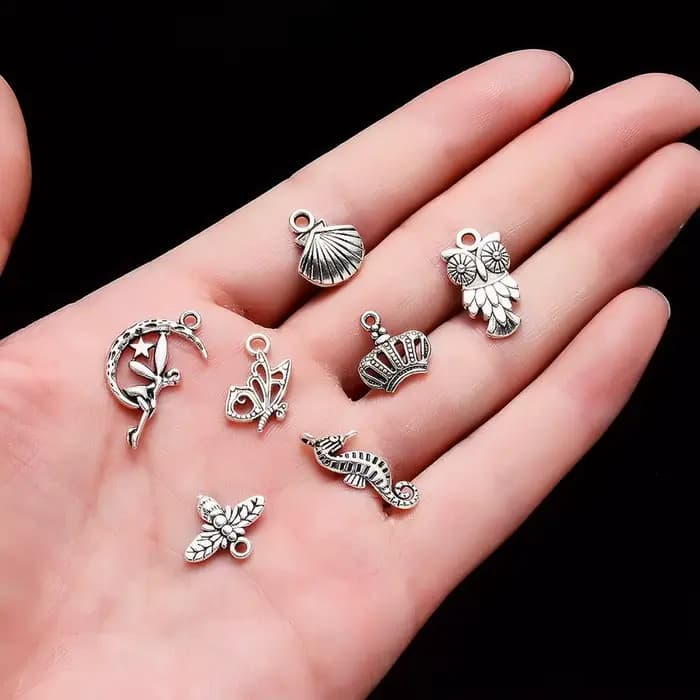 100 style aléatoire alliage petit pendentif bricolage petits accessoires accessoires Bracelet collier pendentif porte-clés accessoires pendentif