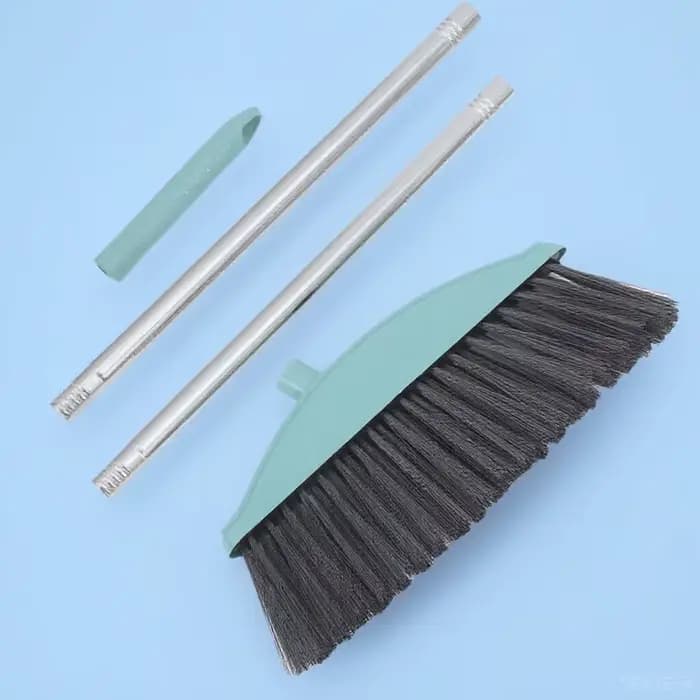 Balai professionnel robuste pour l'extérieur avec poils doux et manche long pour le nettoyage des patios, allées, bétons et jardins