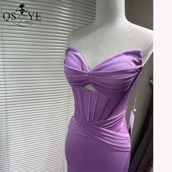 Robe de soirée longue rose vif en satin extensible avec corset baleiné, froncée, épaules dénudées, bretelles croisées et fente, pour femme