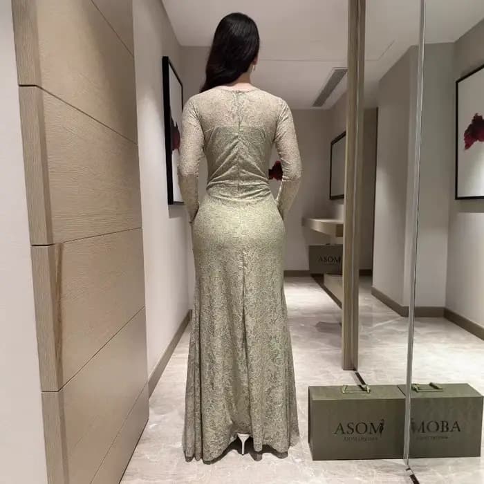 Robe longue en dentelle transparente vert sauge pour femme, à manches longues, avec torsion sur le devant et volants, coupe sirène, idéale pour les invitées de mariage et les soirées.