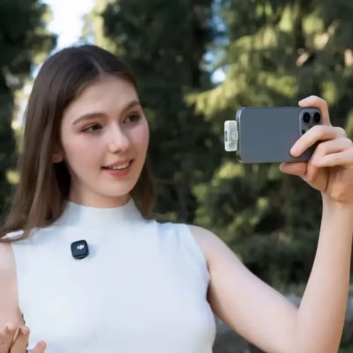 Récepteur mobile de la série DJI Mic prenant en charge les connexions mixtes Mic Mini, Mic 2 et Mic 3. Accessoires d'origine en stock.