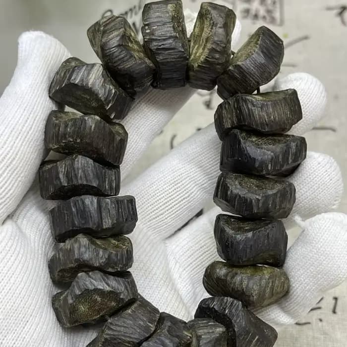 Bracelet en bois d'agar pour homme et femme, style bodhisattva cambodgien, sensation noire explorez ecs avec forme, matériau ancien naturel