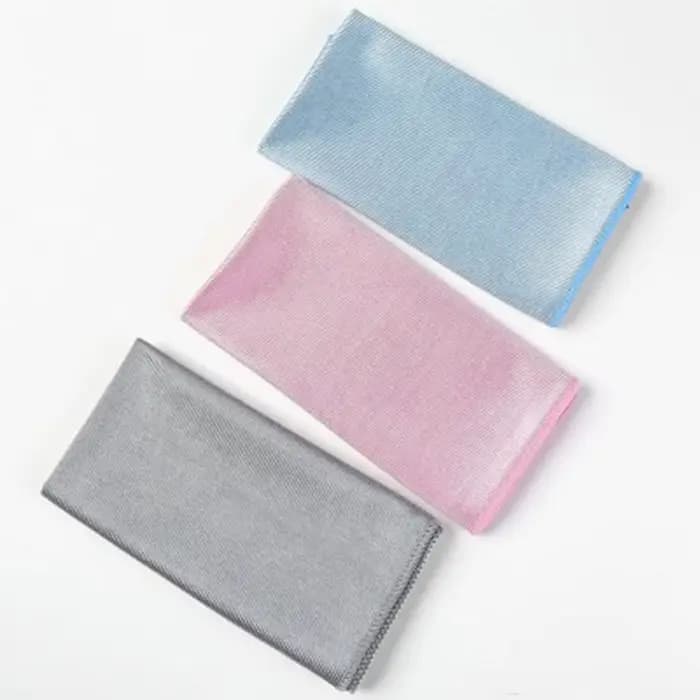 Lingette absorbante pour fenêtre de voiture
