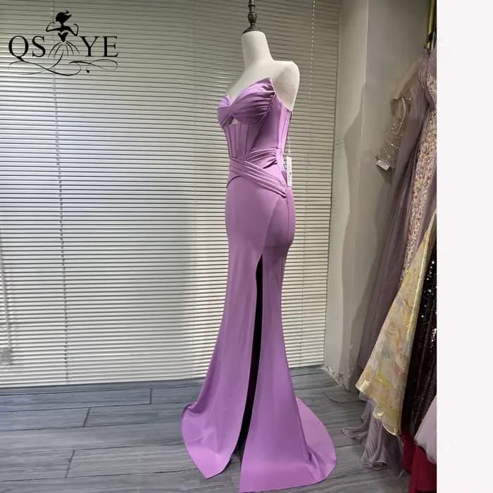 Robe de soirée longue rose vif en satin extensible avec corset baleiné, froncée, épaules dénudées, bretelles croisées et fente, pour femme