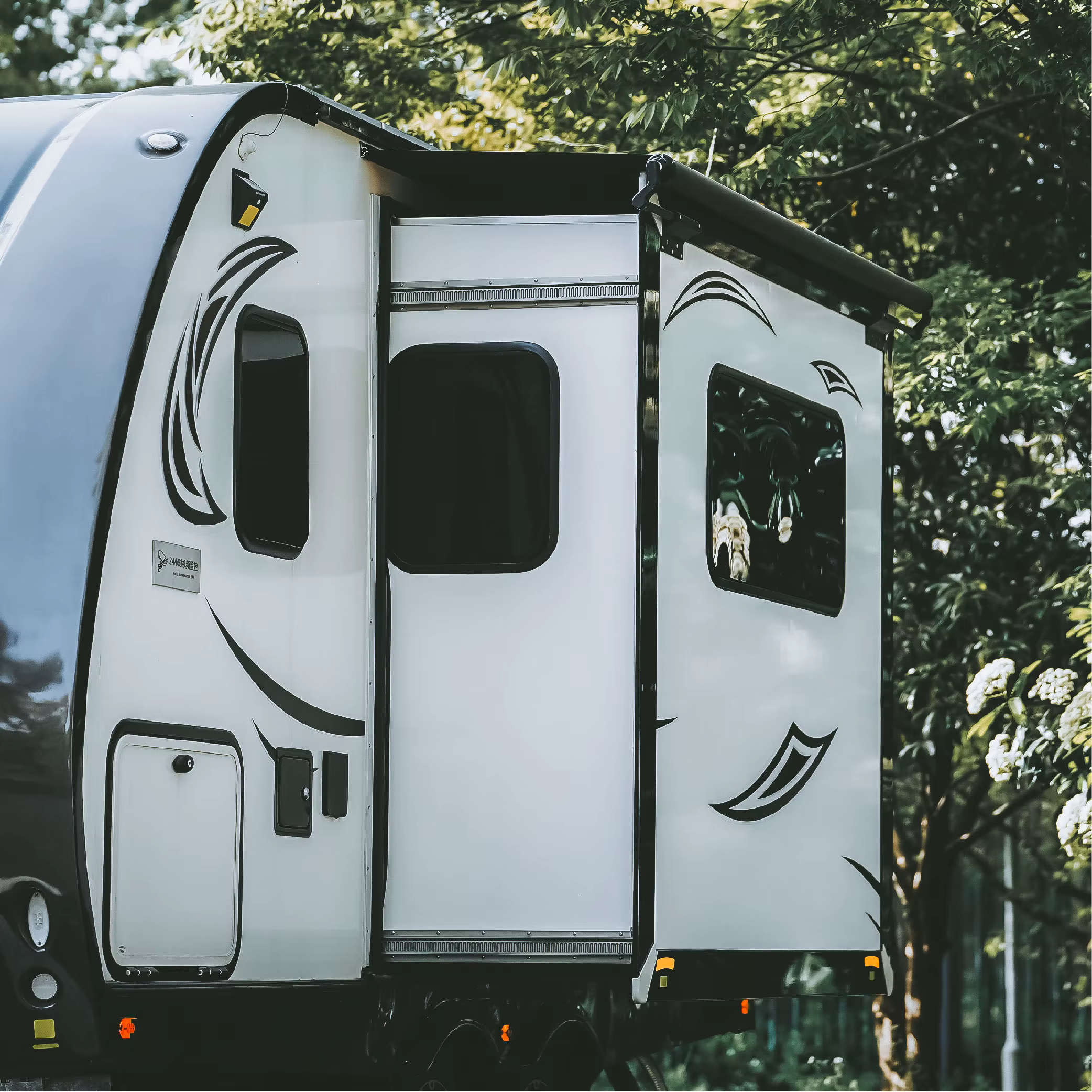 Awnlux Power Roof RV Slide-out Box : Accessoires extérieurs pour caravanes et auvents de toit pour b