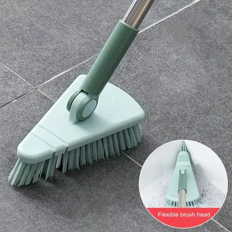 Une brosse de sol triangulaire à poils durs à long manche, brosse de nettoyage des espaces des carre