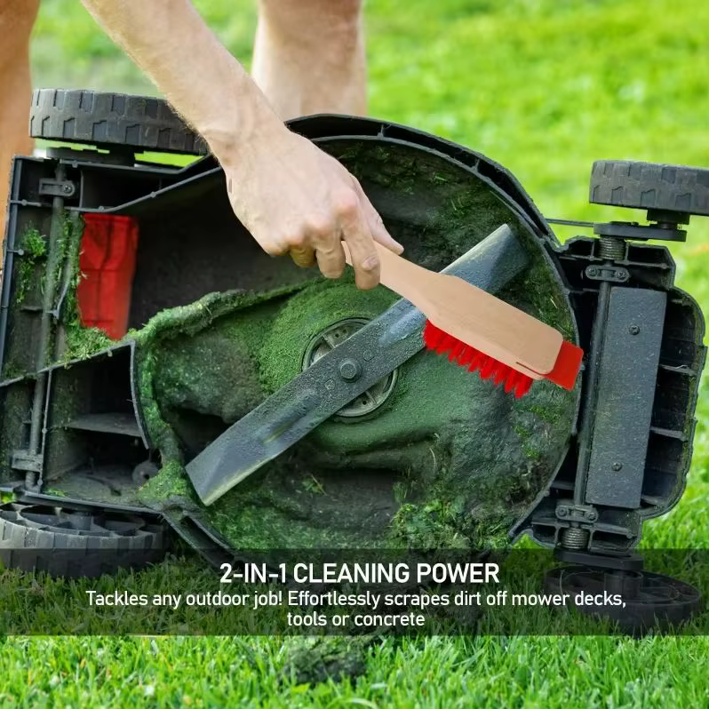 Brosse de nettoyage ergonomique robuste pour tondeuse à gazon avec poils rigides et manche en bois – Grattoir efficace pour l'entretien du jardin
