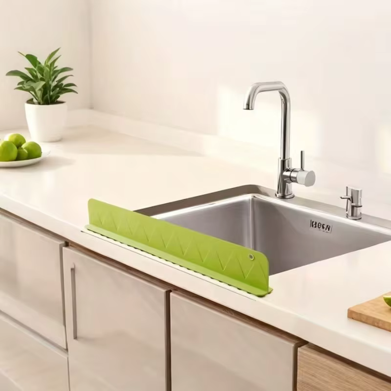 Baffle anti-éclaboussures en silicone à ventouse pour évier de cuisine