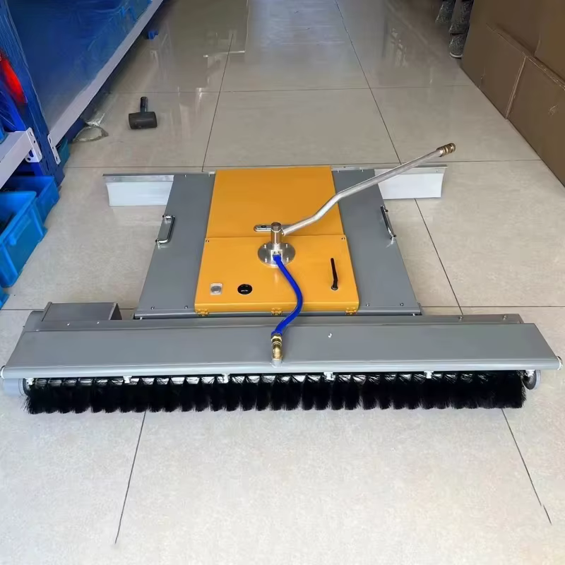 Robot de nettoyage automatique des panneaux solaires