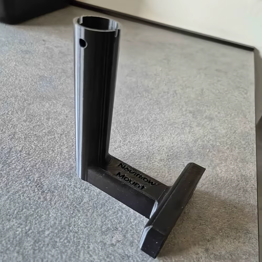 Supports muraux pour antenne GPS