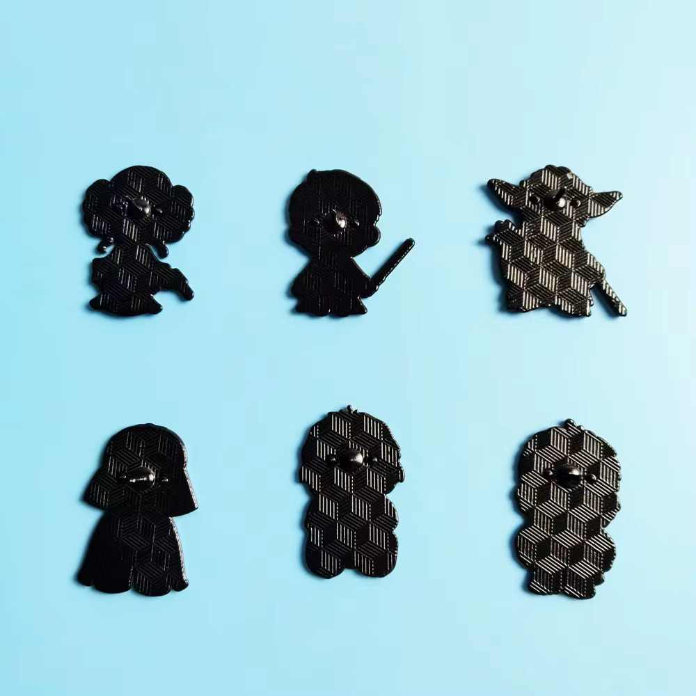 Badge en métal Star Wars mignon de Darth Vader et du Maître Yoda, accessoire de broche classique inspiré des films de science-fiction européens et américains