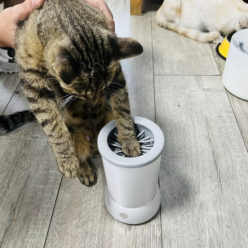 Lave-patte électrique automatique pour animaux de compagnie avec câble de chargement