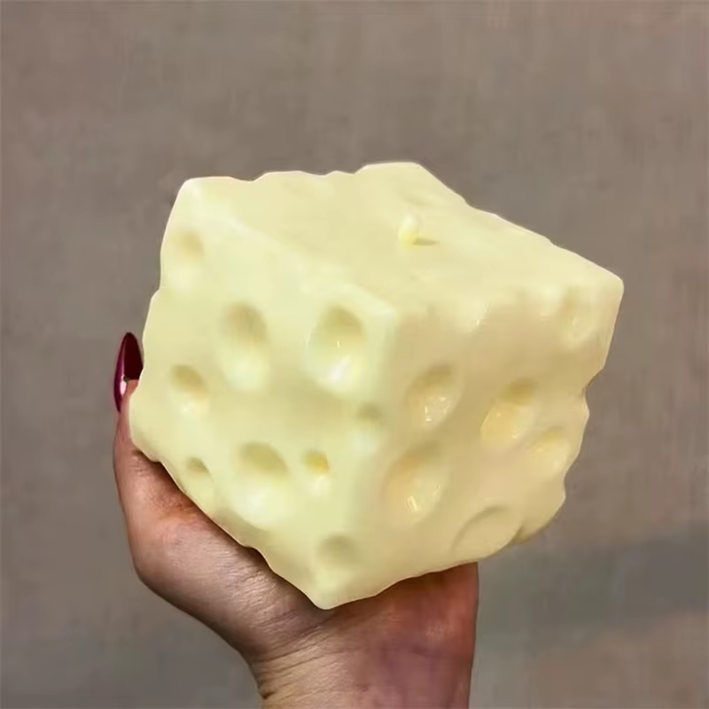 Balle anti-stress géante en forme de cube de fromage, jouet sensoriel ASMR non rebondissant, cadeau de festival