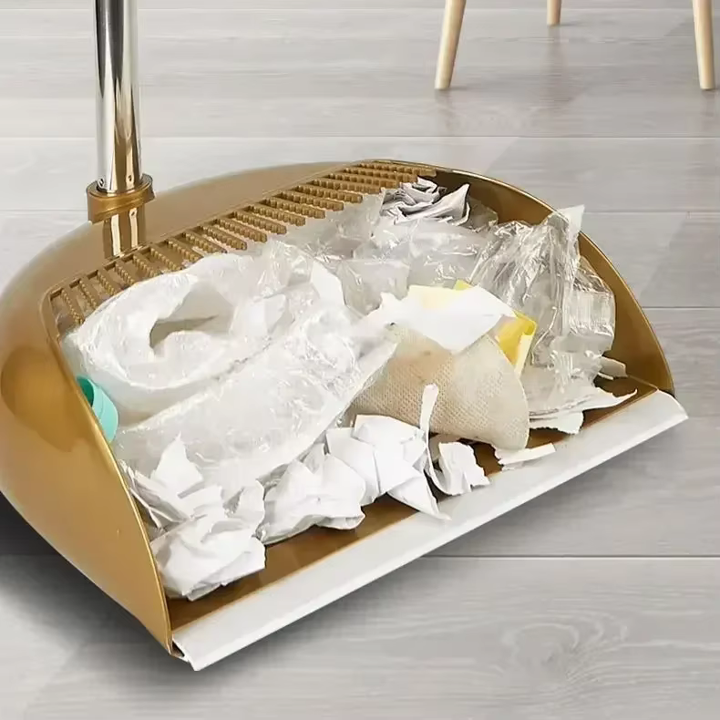 Balai magique et pelle à poussière en plastique