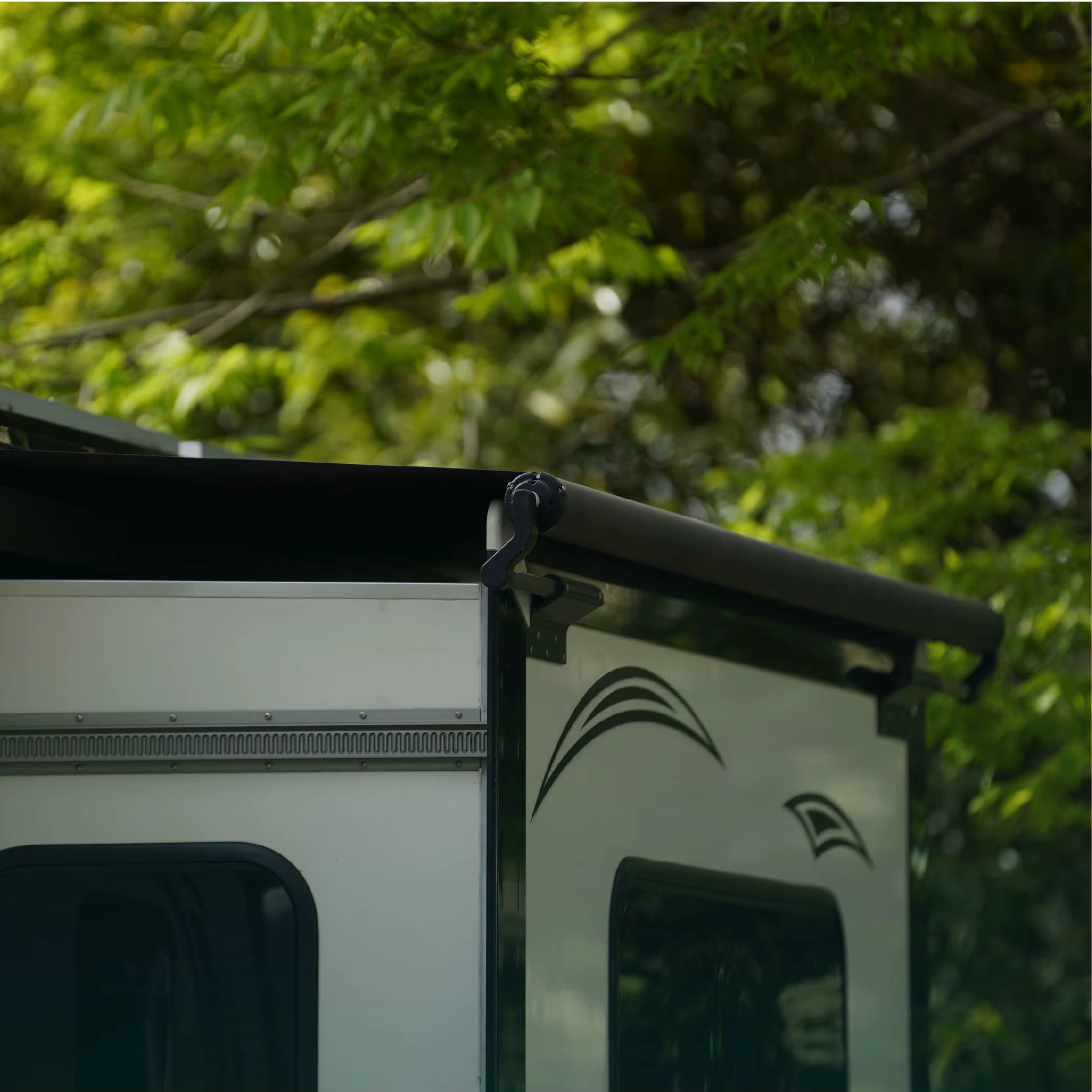 Awnlux Power Roof RV Slide-out Box : Accessoires extérieurs pour caravanes et auvents de toit pour baldaquins coulissants