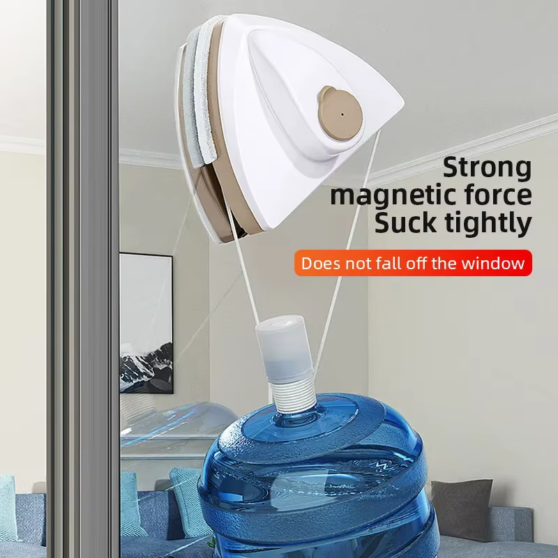 Brosse magnétique pour nettoyeur de vitres